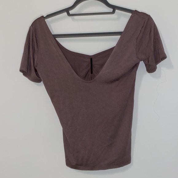 forever 21 scoop back t-shirt - Picture 2 of 3